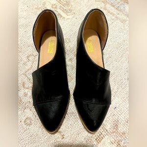 Catherine Malandrino black side cut shoe size 6